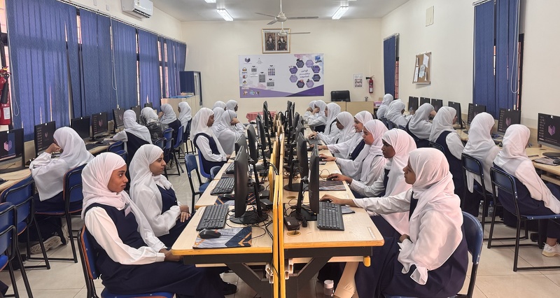 تواصل تنفيذ التطبيق الفعلي للاختبارات الوطنية بمدارس تعليمية ظفار