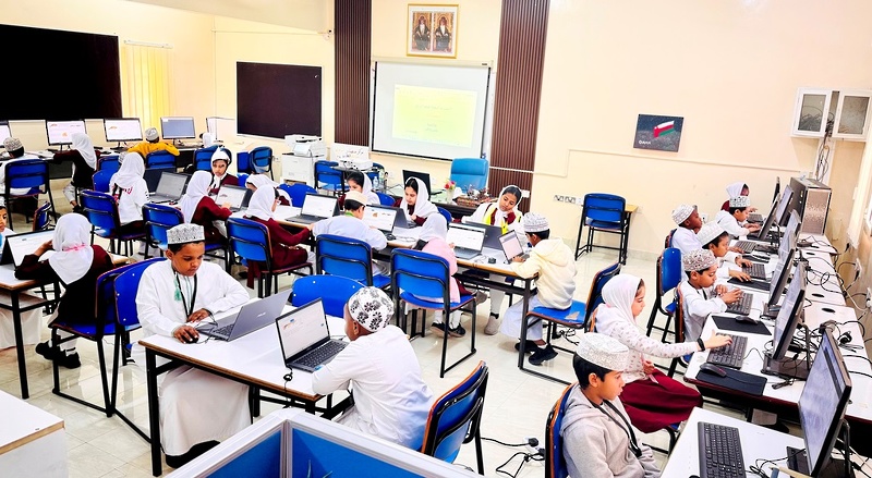 تواصل التطبيق الفعلي للاختبارات الوطنية بمدارس تعليمية ظفار للأسبوع الثاني