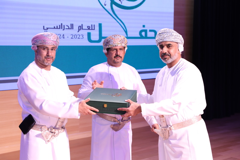 تعليمية الداخلية تكرم 274 تربويا مجيدا 