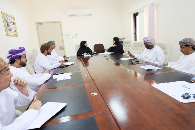 اجتماع اللجنة المحلية للإشراف على الدخل و الاستثمار في المباني التابعة لتعليمية ظفار