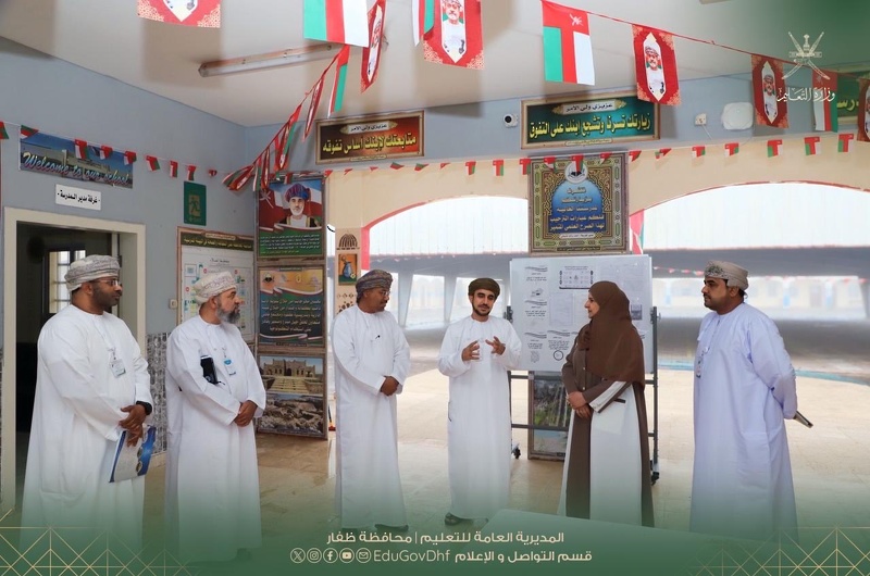 وكيل وزارة التعليم للتعليم يطّلع على سير امتحانات دبلوم التعليم العام بتعليمية ظفار