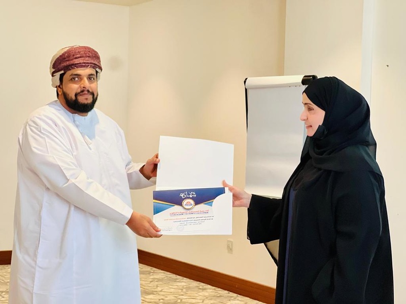 (ختام البرنامج التدريبي إدارة المشاريع الاحترافية بتعليمية ظفار)
