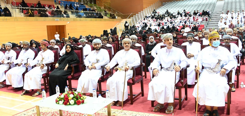 الاحتفال بتكريم الطلبة المجيدين في مسابقة القرآن الكريم على مستوى مدارس تعليمية ظفار