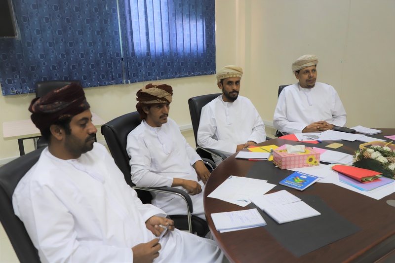 ختام ورشة تنمية المهارات الارشادية لأخصائيي التوجيه المهني بتعليمية ظفار