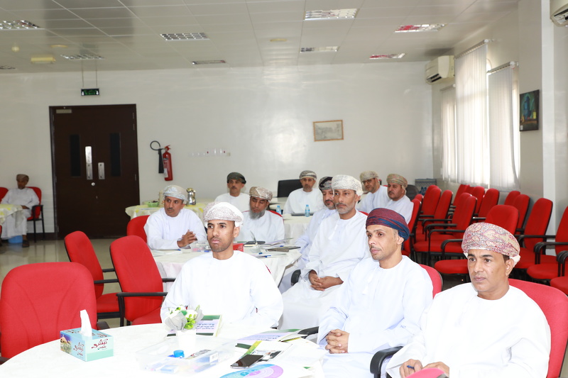 تعليمية الداخلية تنفذ البرنامج التدريبي لتهيئة فرق التقويم الذاتي للمراجعة الخارجية
