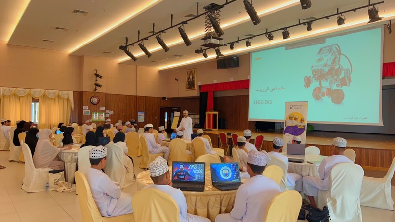 انطلق البرنامج العاشر حول  برمجة الروبوت المتقدمة ضمن فعاليات برنامج صيفنا ابتكار 2 