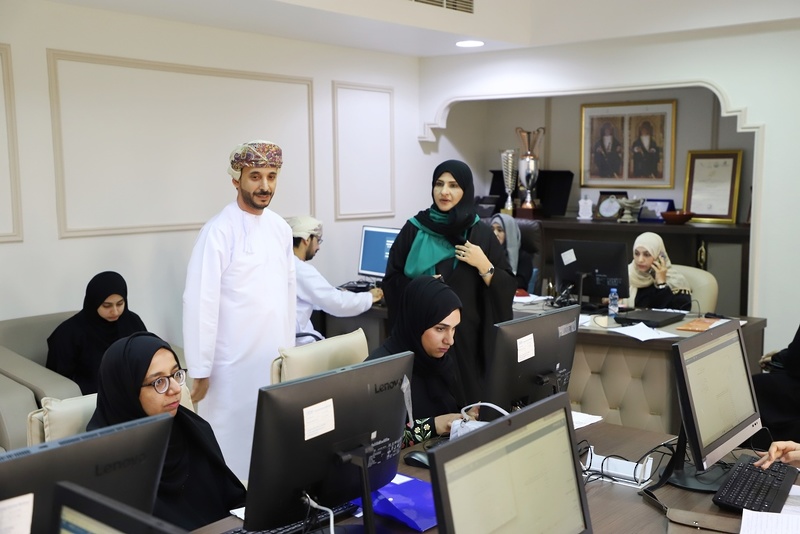 تواصل استكمال إجراءات تعيين 1269 معلم ومعلمة بتعليمية ظفار