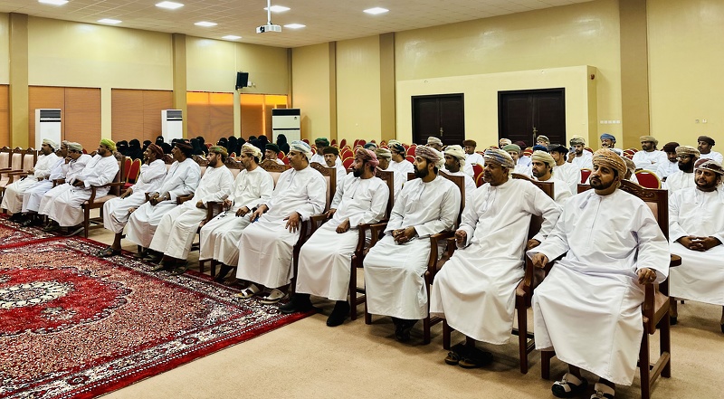 ورشة عمل حول الذكاء الاصطناعي والتقنيات المتقدمة بتعليمية ظفار